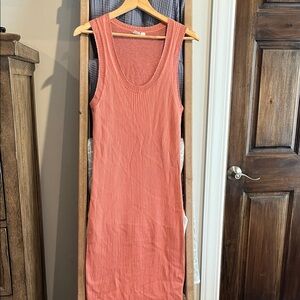 EUC Gap midi length column dress.
Size large